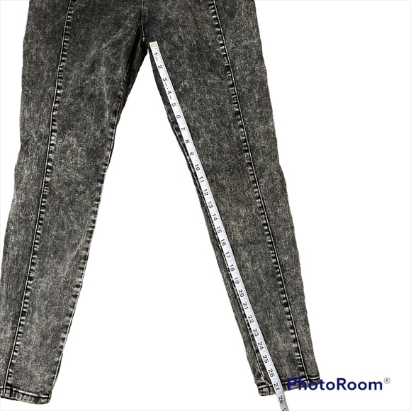 ❤️❤️Secrets with Love Super High Narrow waisted jeans acid wash size 29. - Picture 4 of 16